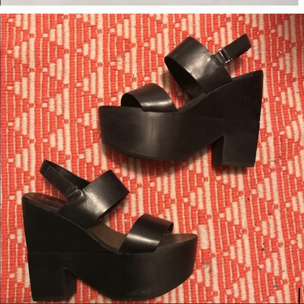 Shellys London Platform